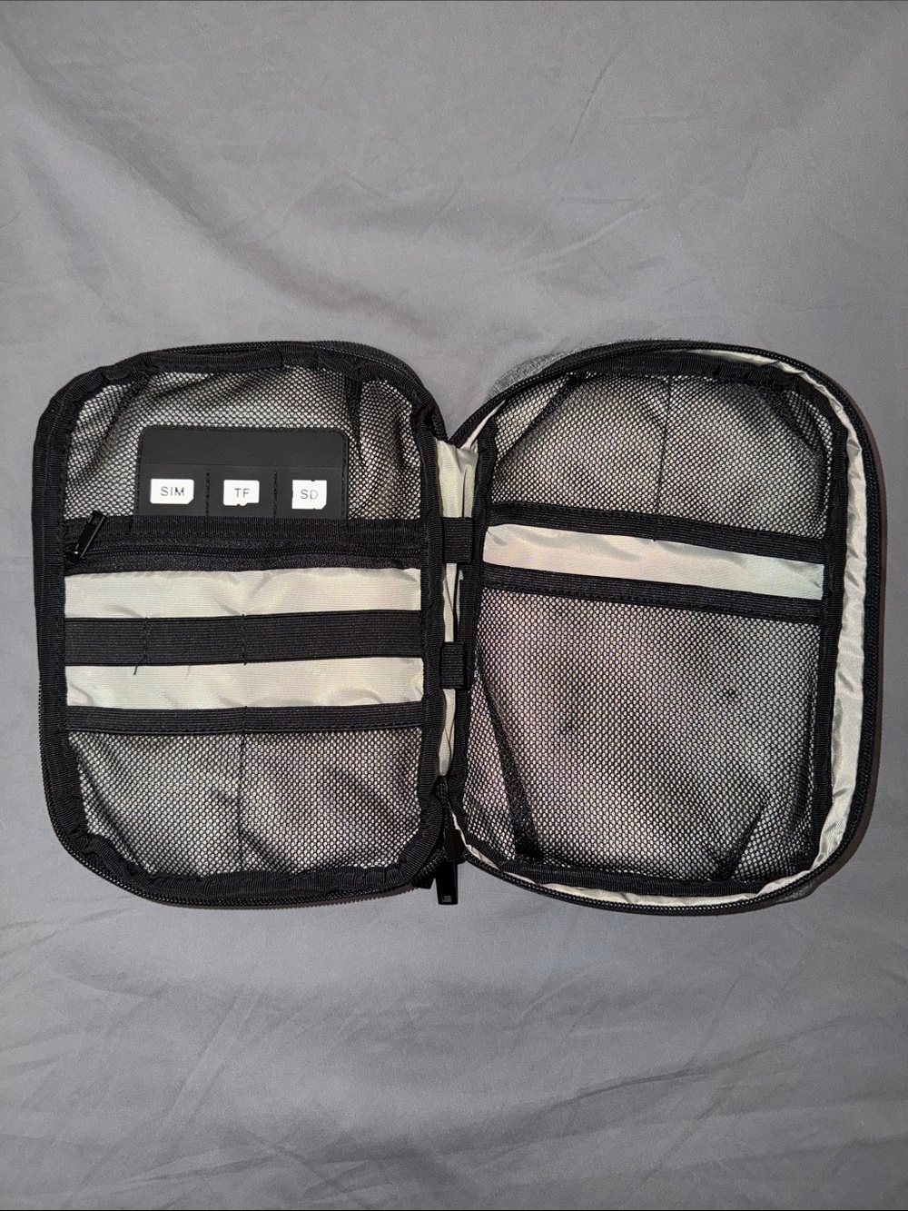 BAGSMART Gray Compact Camera Accessory Pouch - Picture 4 of 9